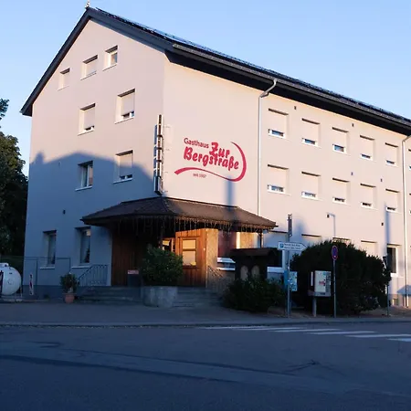 Zur Bergstrasse Hotel *
