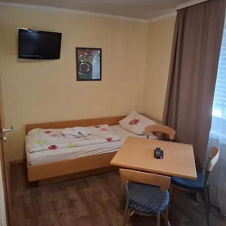 Zur Bergstrasse * Hirschberg an der Bergstraße