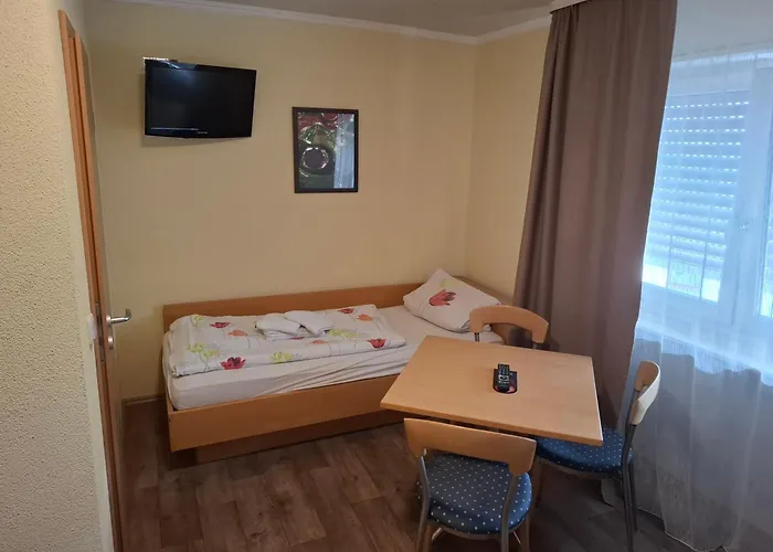 Zur Bergstrasse * Hirschberg an der Bergstraße